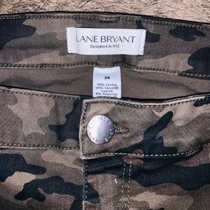 Camo lane Bryant ripped jeans!